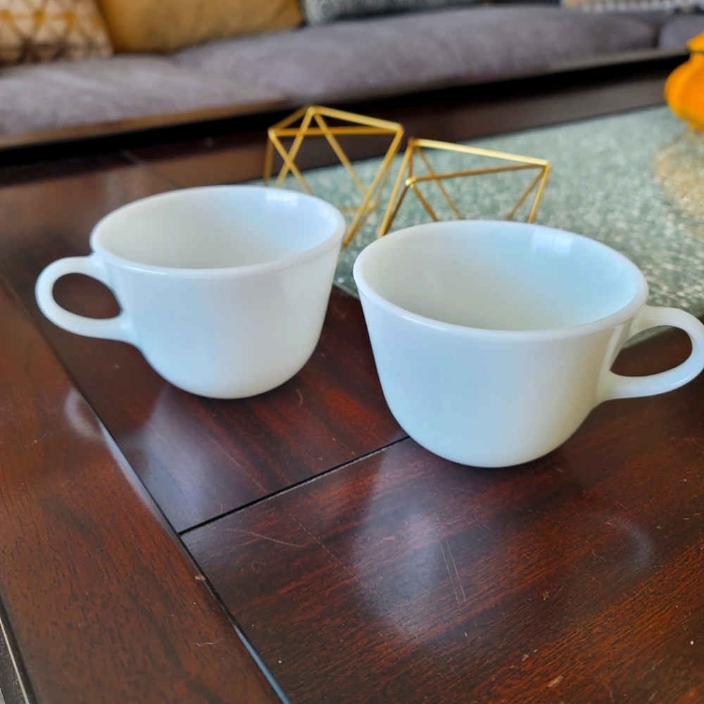 Vintage Pyrex cups, set of 2